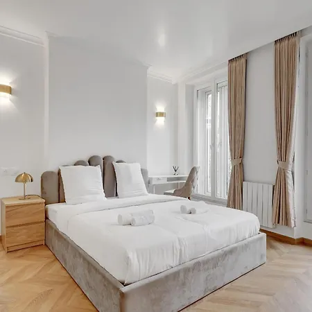 High End Parisian 3 10th Arrondissement Paryż
